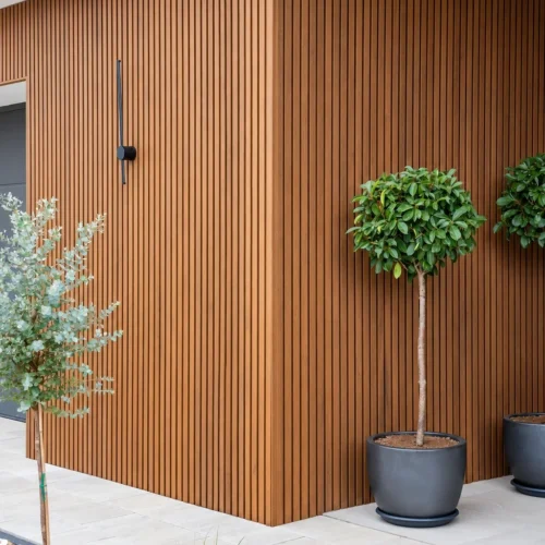 Réalisation en bardage composite sur une façade (6)