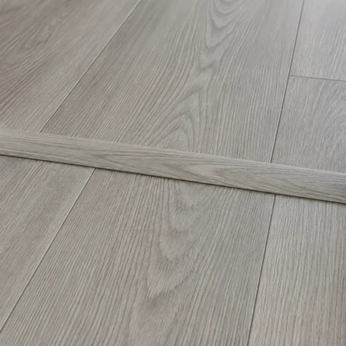 Barre de seuil PVC couleur Gris veiné, assortie au parquet SPC