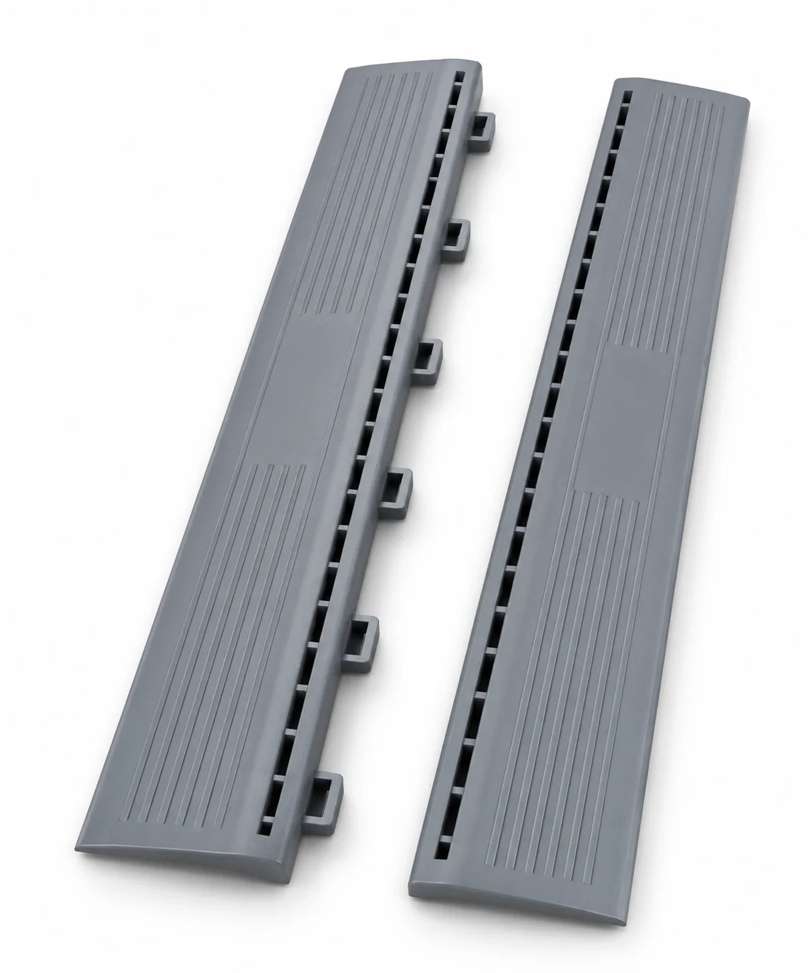 Bordure de finition grise pour dalle de garage, vue trois quarts