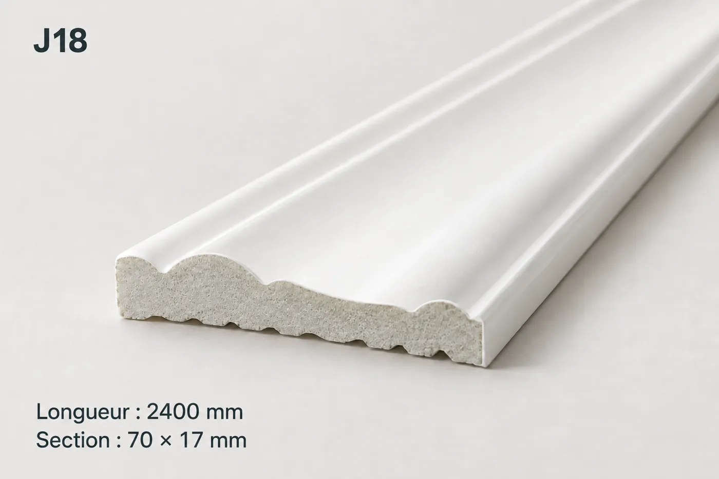 Cimaise murale blanche 70 × 17 mm réf. J18 : profil et dimensions
