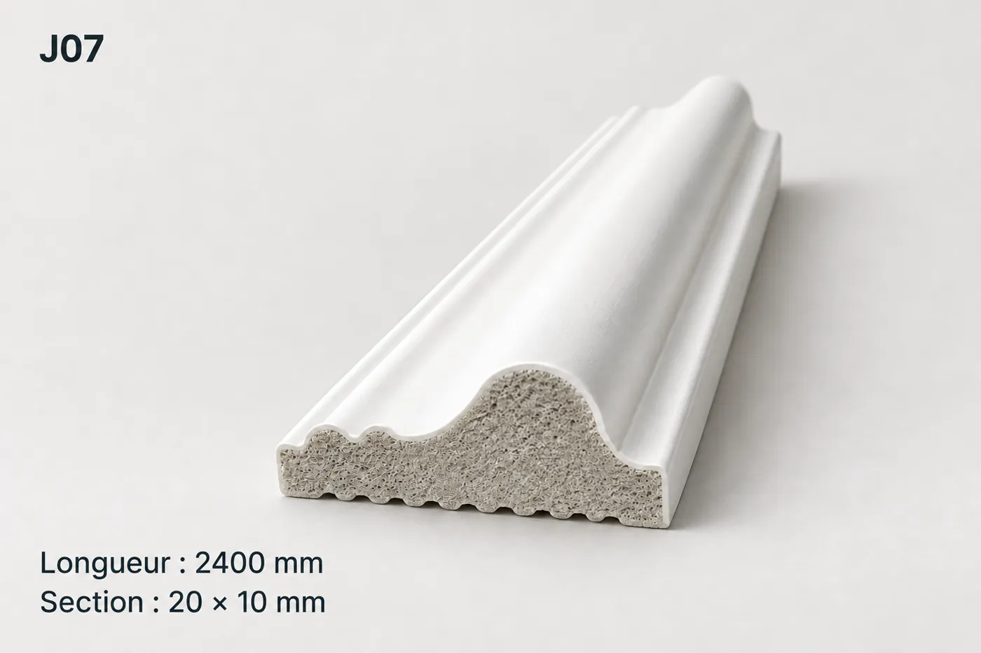 Moulure murale blanche 20 × 10 mm réf. J07 : profil et dimensions