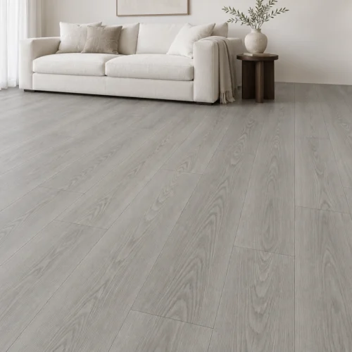 Parquet PVC SPC Gris veiné posé dans un salon