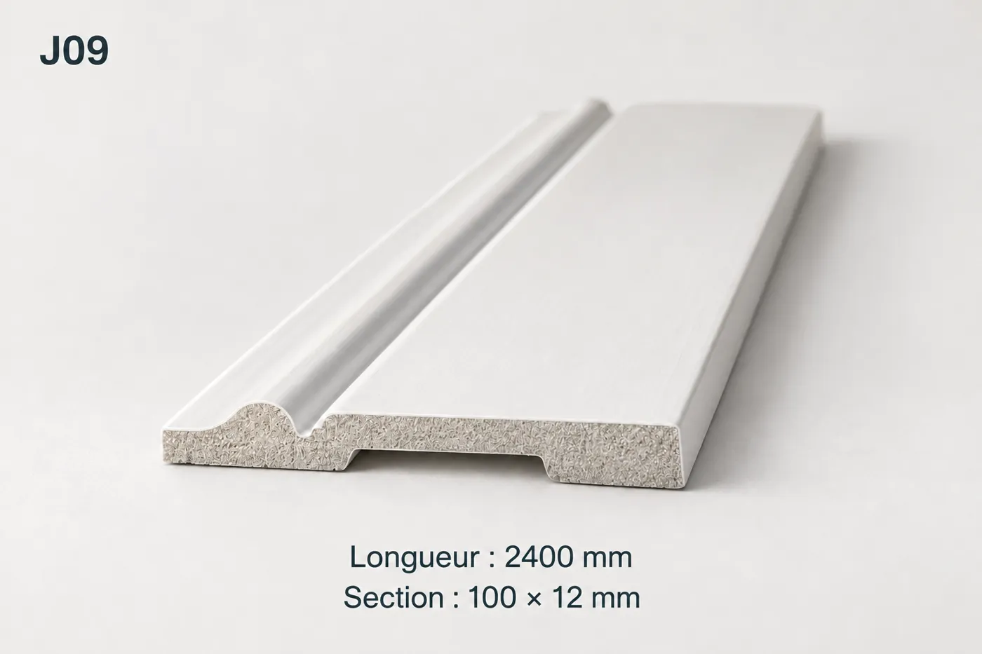 Plinthe blanche 100 × 12 mm réf. J09 : profil et dimensions